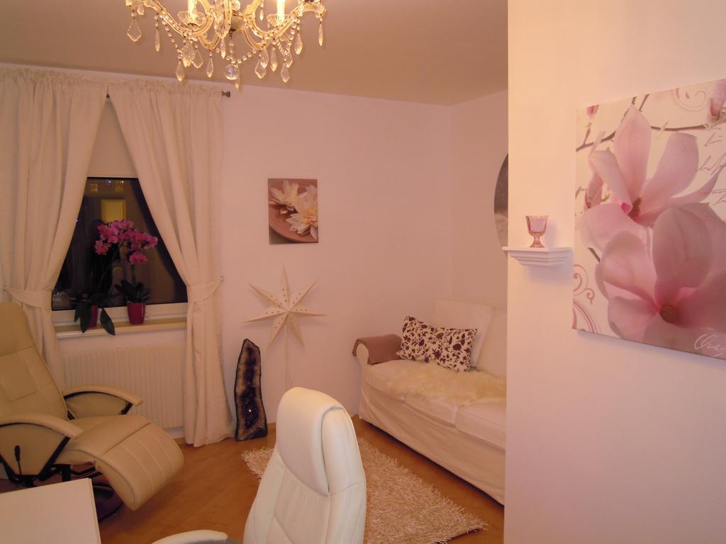 Orchidee Apartment Wiener Neudorf Exterior foto